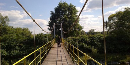 cyklostezka-becva-velke-karlovice-tovacov-3-useky-152-6-km - lanovy-most-za-hustopecema